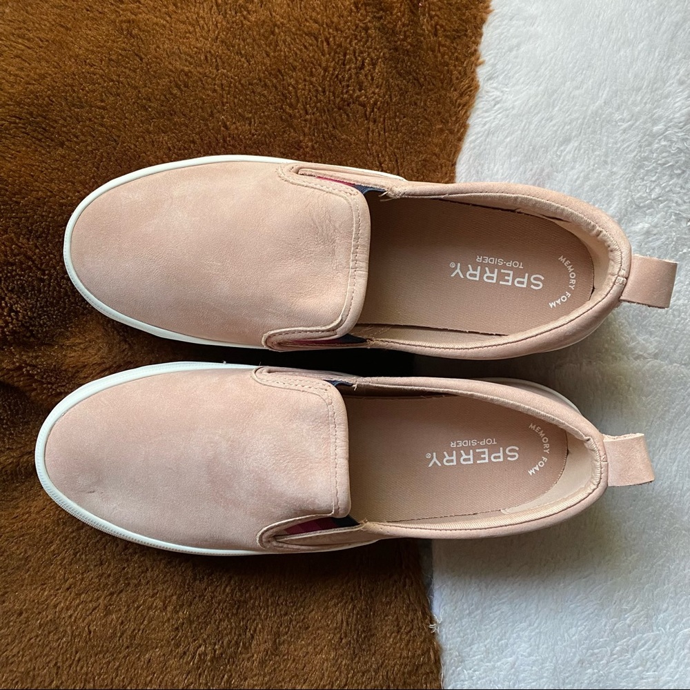 New in Box Sperry Crest Twin Gore Slip On Sneaker
